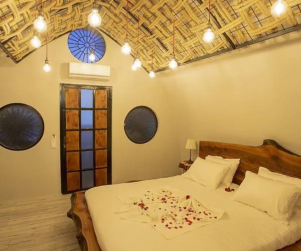 Hotell Iksirci Baba 5*