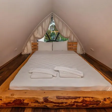 Hotell Iksirci Baba 5*